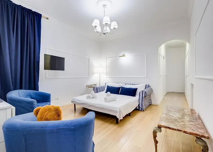 Trevi Fountain Modern רומא